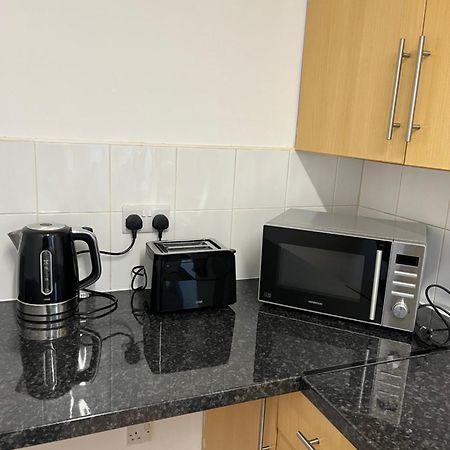 Kettering Service Accomodation 2Brh Freeparking Wifi Smart Tv Tea & Coffee Bagian luar foto