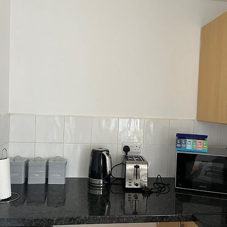 Kettering Service Accomodation 2Brh Freeparking Wifi Smart Tv Tea & Coffee Bagian luar foto