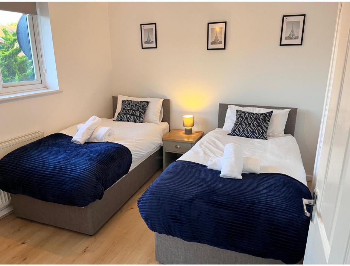 Kettering Service Accomodation 2Brh Freeparking Wifi Smart Tv Tea & Coffee Bagian luar foto